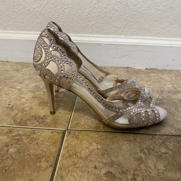 BHLDN Badgley Mischka Marla Peep Heels Embellished Nude Peep toe Pumps Size 6.5 - Picture 3 of 9